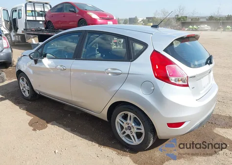 2018 Ford Fiesta Se z USA, uszkodzony, nr VIN 3FADP4EJXJM112735